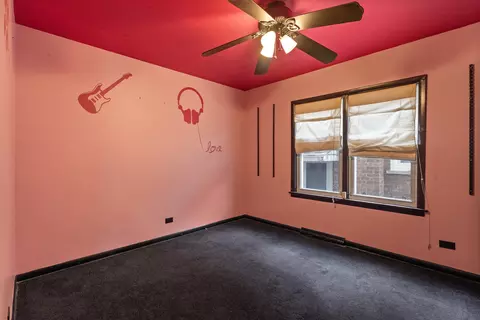 Bedroom - 3537 Harvey Ave, Berwyn, IL 60402 photo 4 of 7