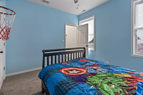 Bedroom - 3537 Harvey Ave, Berwyn, IL 60402 photo 5 of 7