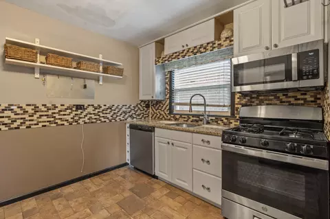 Kitchen - 3537 Harvey Ave, Berwyn, IL 60402 photo 2 of 2