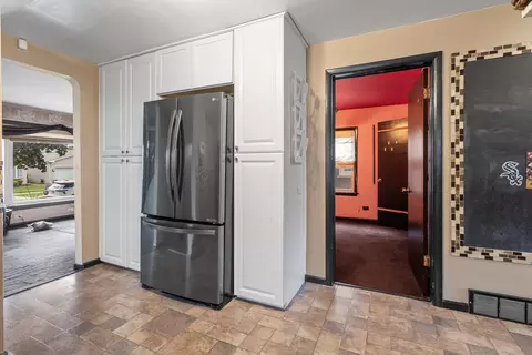 Entry Way - 3537 Harvey Ave, Berwyn, IL 60402 photo 2 of 4