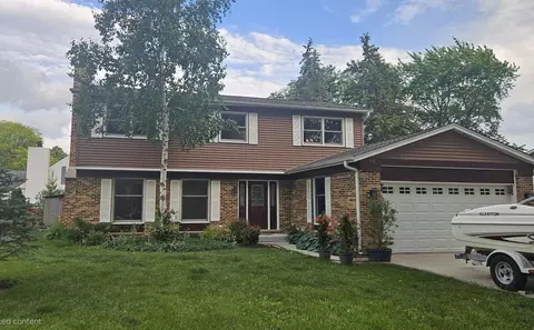 17515 W Winnebago Dr, Grayslake, IL 60030