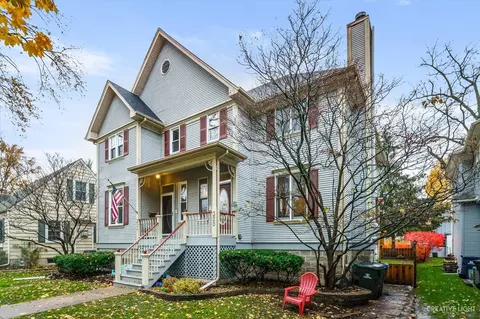 320 N Wright St, Naperville, IL 60540