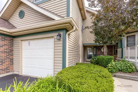 Exterior - 951 Ridgefield Ln, Wheeling, IL 60090 photo 2 of 7