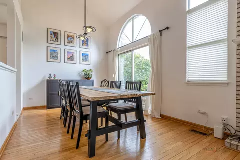 Dining - 951 Ridgefield Ln, Wheeling, IL 60090 photo 2 of 2