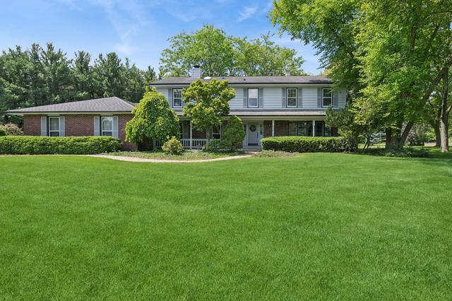 205 Whitaker Ct, Woodstock, IL 60098