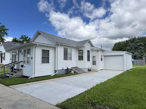 224 W 2nd Pl, Spring Valley, IL 61362