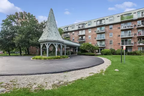 5125 Blodgett Ave #218T, Downers Grove, IL 60515