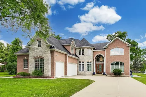 810 N Maple St, Prospect Heights, IL 60070