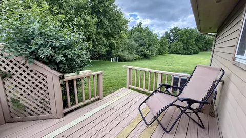 Exterior - 151 Pier Ct, Naperville, IL 60565 photo 8 of 12