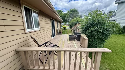 Exterior - 151 Pier Ct, Naperville, IL 60565 photo 9 of 12