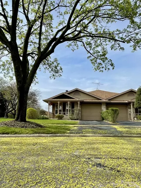 Exterior - 151 Pier Ct, Naperville, IL 60565 photo 11 of 12
