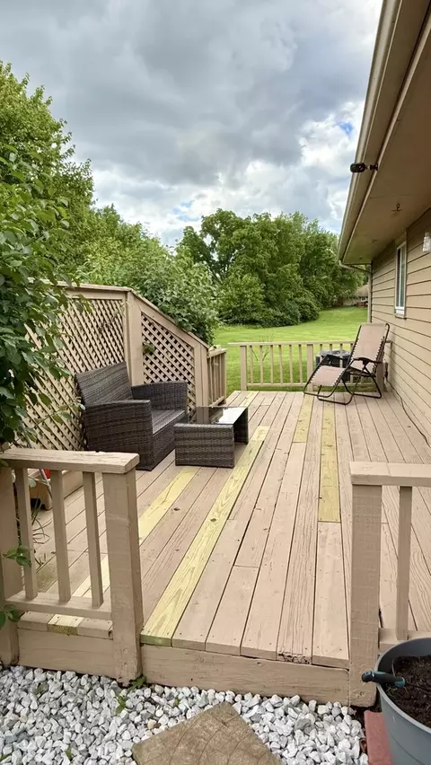 Exterior - 151 Pier Ct, Naperville, IL 60565 photo 7 of 12