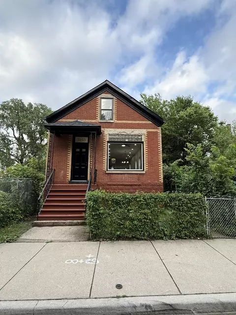 5245 S Racine Ave, Chicago, IL 60609
