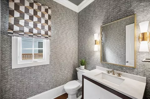 Bath - 413 Jackson Ave, Glencoe, IL 60022 photo 1 of 5