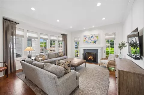 Living - 413 Jackson Ave, Glencoe, IL 60022 photo 1 of 5
