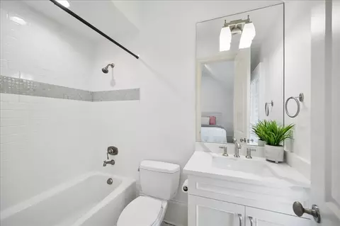 Bath - 413 Jackson Ave, Glencoe, IL 60022 photo 3 of 5
