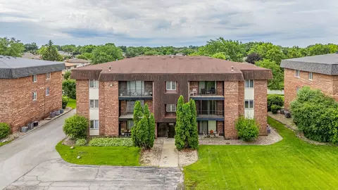 9130 W 140th St #2NE, Orland Park, IL 60462