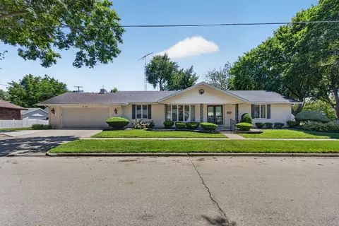 413 Price St, Morris, IL 60450