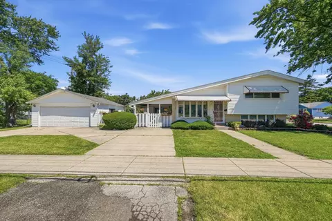 1988 E Touhy Ave, Des Plaines, IL 60018