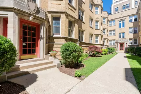 6819 N Lakewood Ave #3E, Chicago, IL 60626