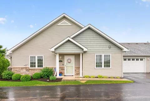 2045 Somerset Ln #2045, Sycamore, IL 60178