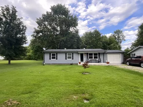 310 S Wood St, Odin, IL 62870