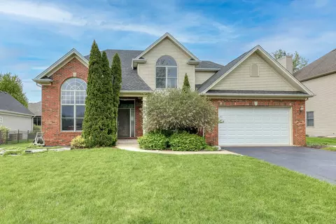 990 Citizen Ave, Elburn, IL 60119