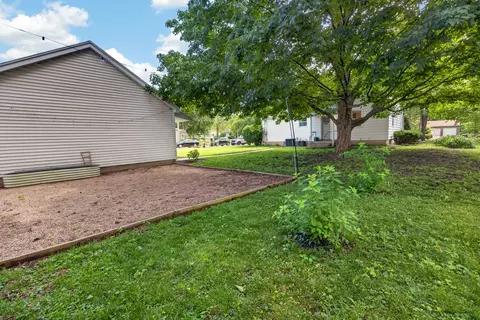 Exterior - 907 N Oak St, Normal, IL 61761 photo 5 of 10