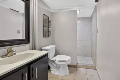 Bath - 907 N Oak St, Normal, IL 61761 photo 3 of 3