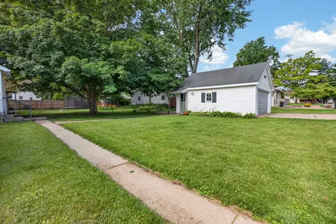 Exterior - 907 N Oak St, Normal, IL 61761 photo 7 of 10