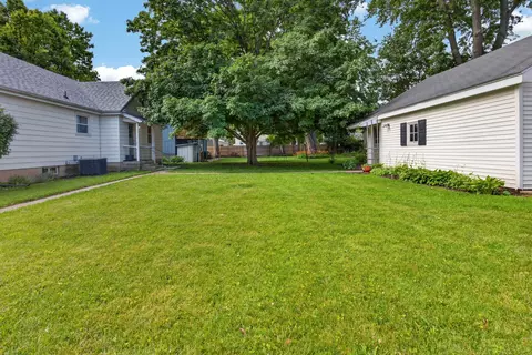 Exterior - 907 N Oak St, Normal, IL 61761 photo 4 of 10