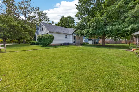 Exterior - 907 N Oak St, Normal, IL 61761 photo 3 of 10