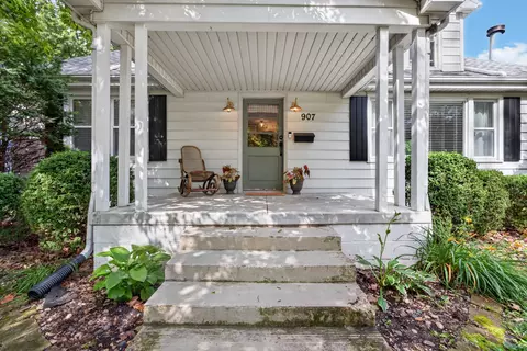 Exterior - 907 N Oak St, Normal, IL 61761 photo 2 of 10