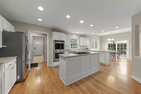 Kitchen - 1570 Orchard Rd, Wheaton, IL 60189 photo 3 of 5