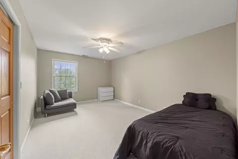 Bedroom - 1570 Orchard Rd, Wheaton, IL 60189 photo 3 of 5