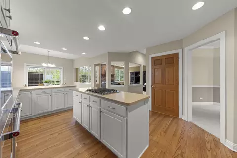 Kitchen - 1570 Orchard Rd, Wheaton, IL 60189 photo 4 of 5