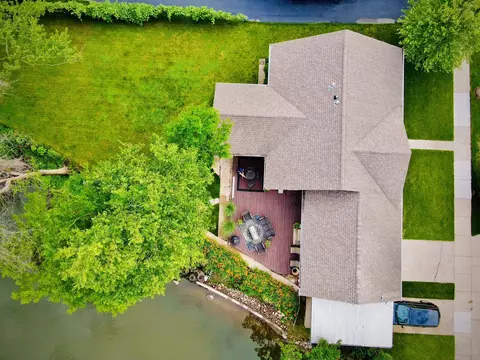 View/Area - 17 Willow St, Algonquin, IL 60102 photo 1 of 8