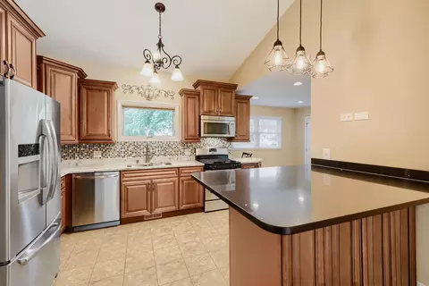 Kitchen - 17 Willow St, Algonquin, IL 60102 photo 1 of 3