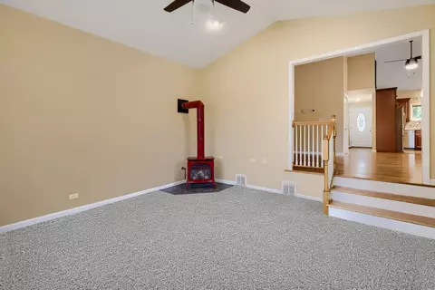 Living - 17 Willow St, Algonquin, IL 60102 photo 3 of 4