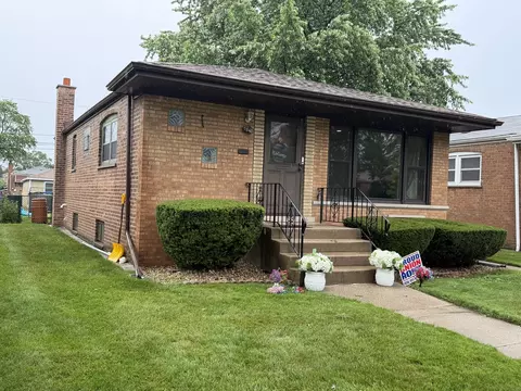 9848 S Muskegon Ave, Chicago, IL 60617