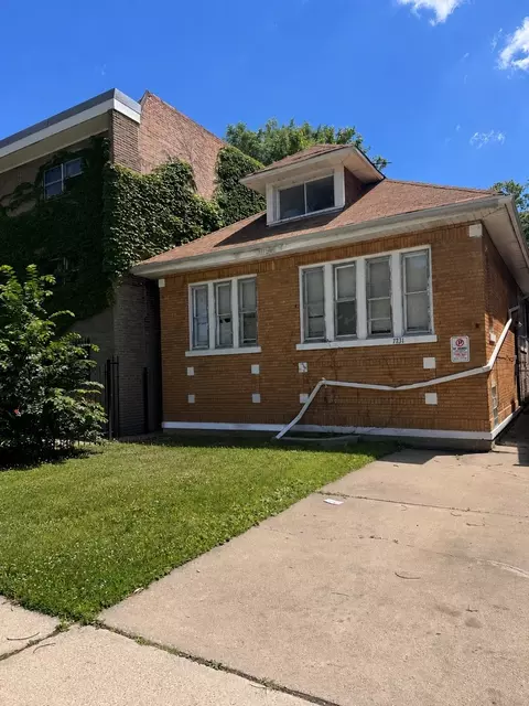 7731 S Colfax Ave, Chicago, IL 60649