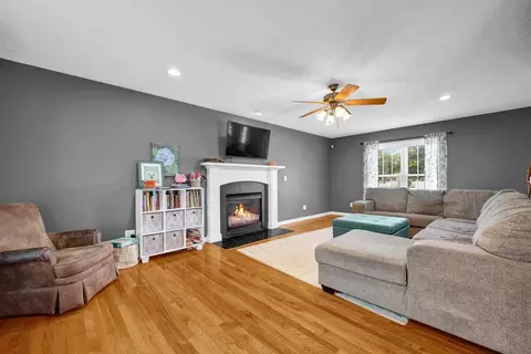 3251 Butterfly Dr, Normal, IL 61761 photo 9