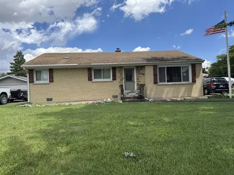 8219 S 82nd Ct, Justice, IL 60458