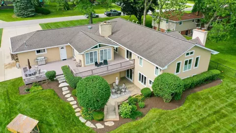 19 W115 17th Pl, Lombard, IL 60148