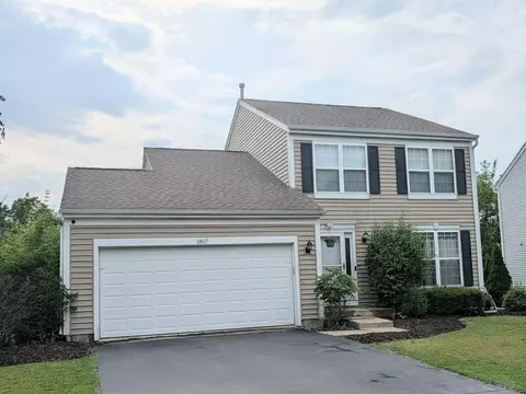 1807 Van Dyke Ln, Carpentersville, IL 60110
