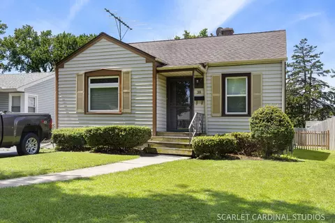 38 N Summit Ave, Villa Park, IL 60181