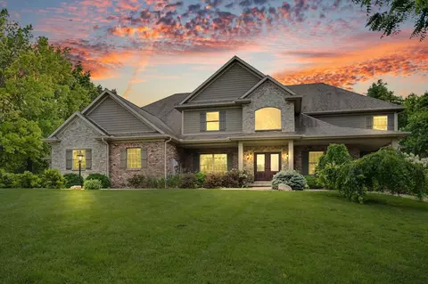 1309 Cross Creek Rd, Mahomet, IL 61853