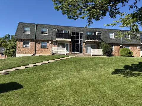 9950 S 84th Ter #214, Palos Hills, IL 60465