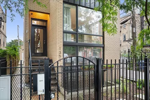 1355 W Erie St #1, Chicago, IL 60622