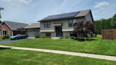 Exterior - 715 Cherry Tree Ln, Genoa, IL 60135 photo 2 of 11